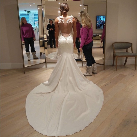 Pnina Tornai Wedding Dress - Picture 2 of 15